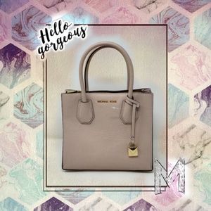 Michael Kors Mercer Medium Messenger
